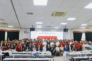 LỄ KHỞI ĐỘNG NĂM HỌC MỚI 2025-2026 CT KINH DOANH QUỐC TẾ THEO MÔ HÌNH TIÊN TIẾN NHẬT BẢN VÀ CT KINH DOANH SỐ